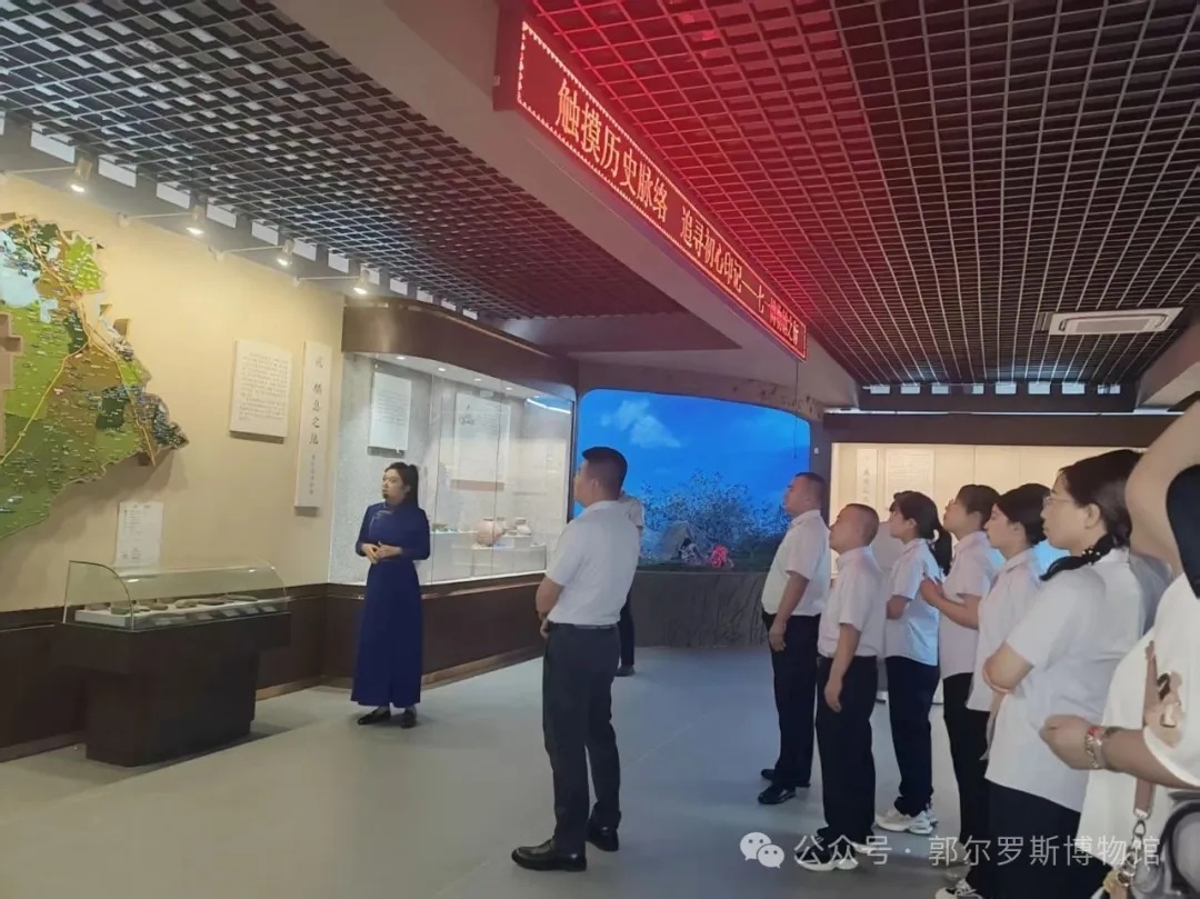 觸摸曆史脈絡 追尋初心印記——七一(yī)博物(wù)館之行(xíng)